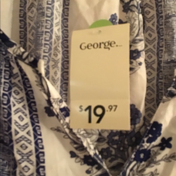 Floral patterned blouse - Picture 2 of 2